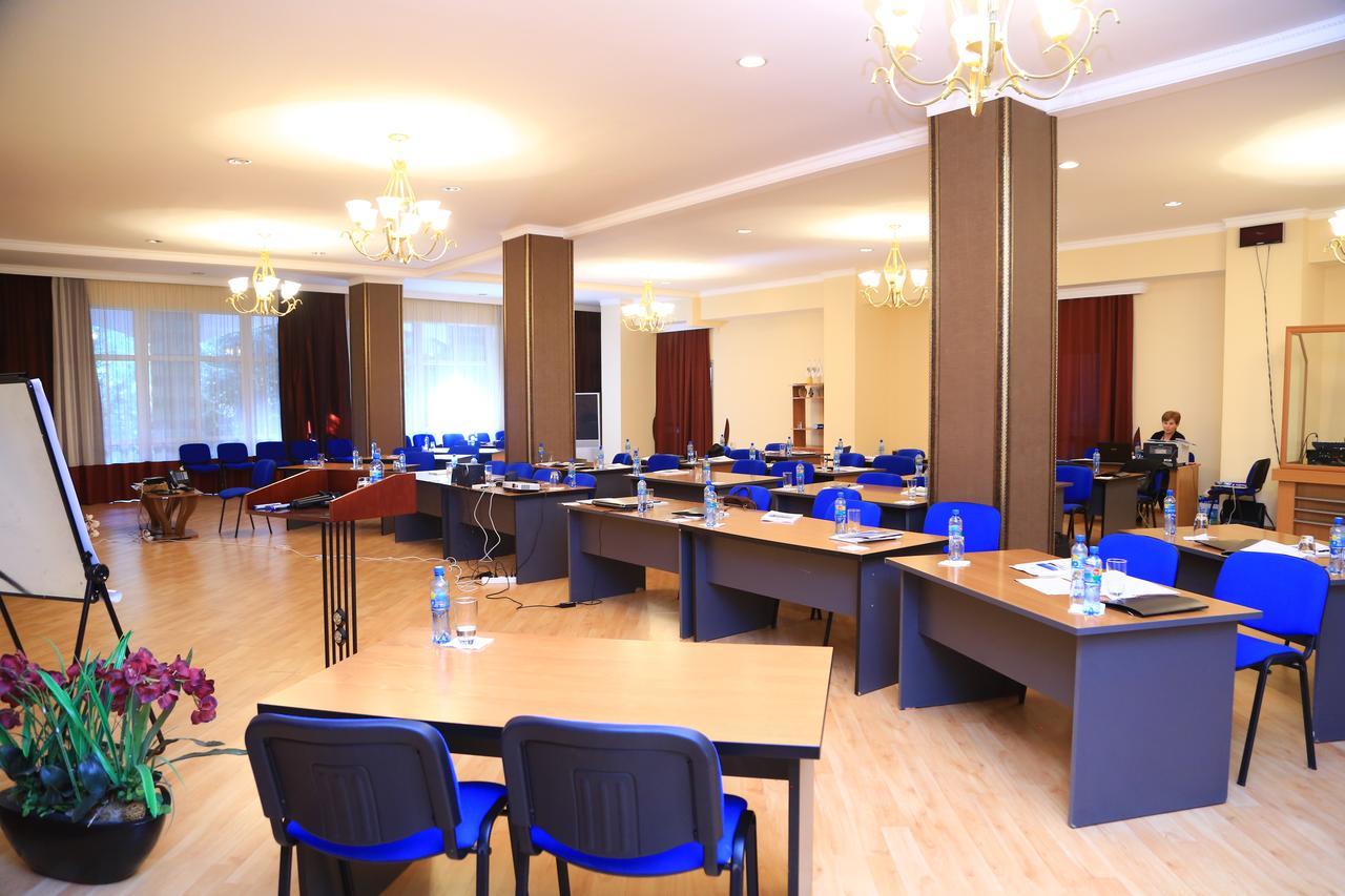 Resort Center Raduga Dolinka المظهر الخارجي الصورة