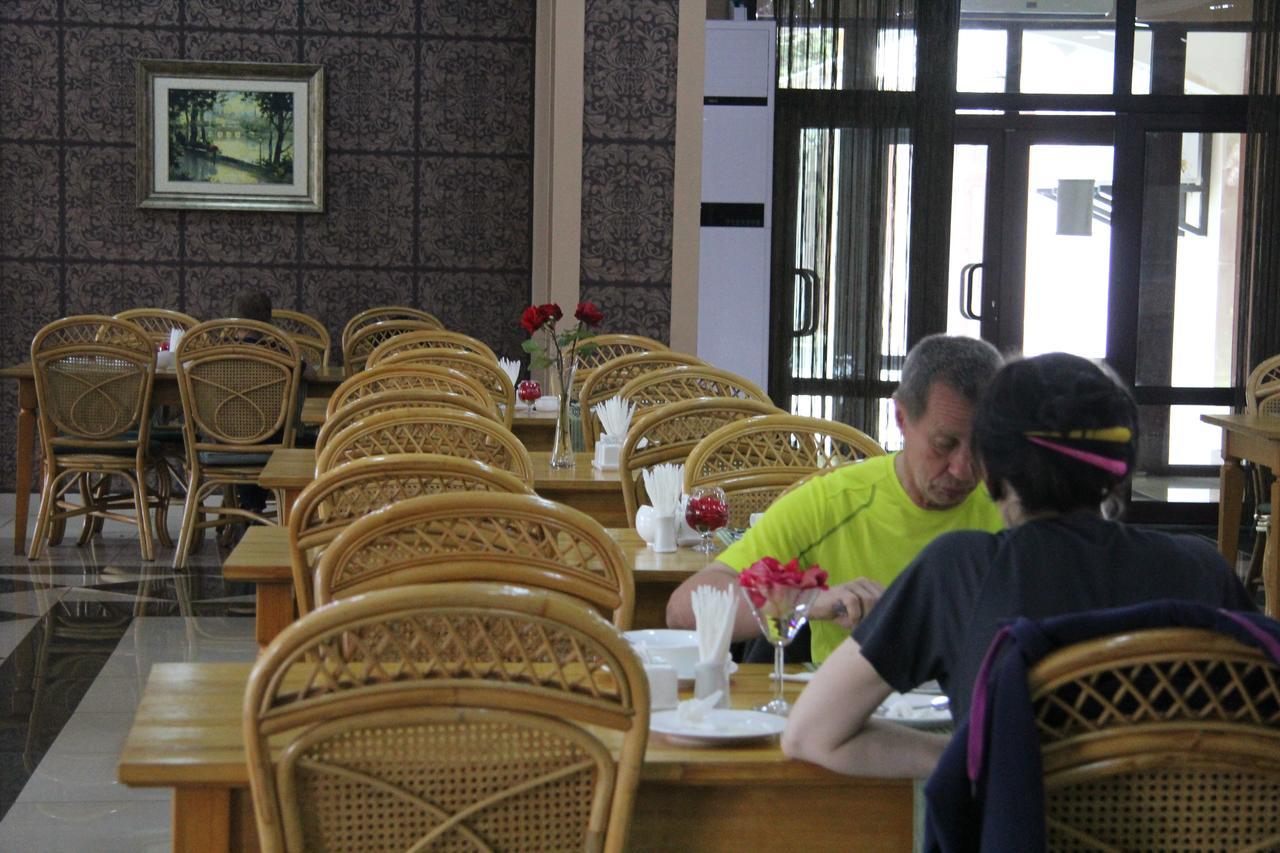 Resort Center Raduga Dolinka المظهر الخارجي الصورة